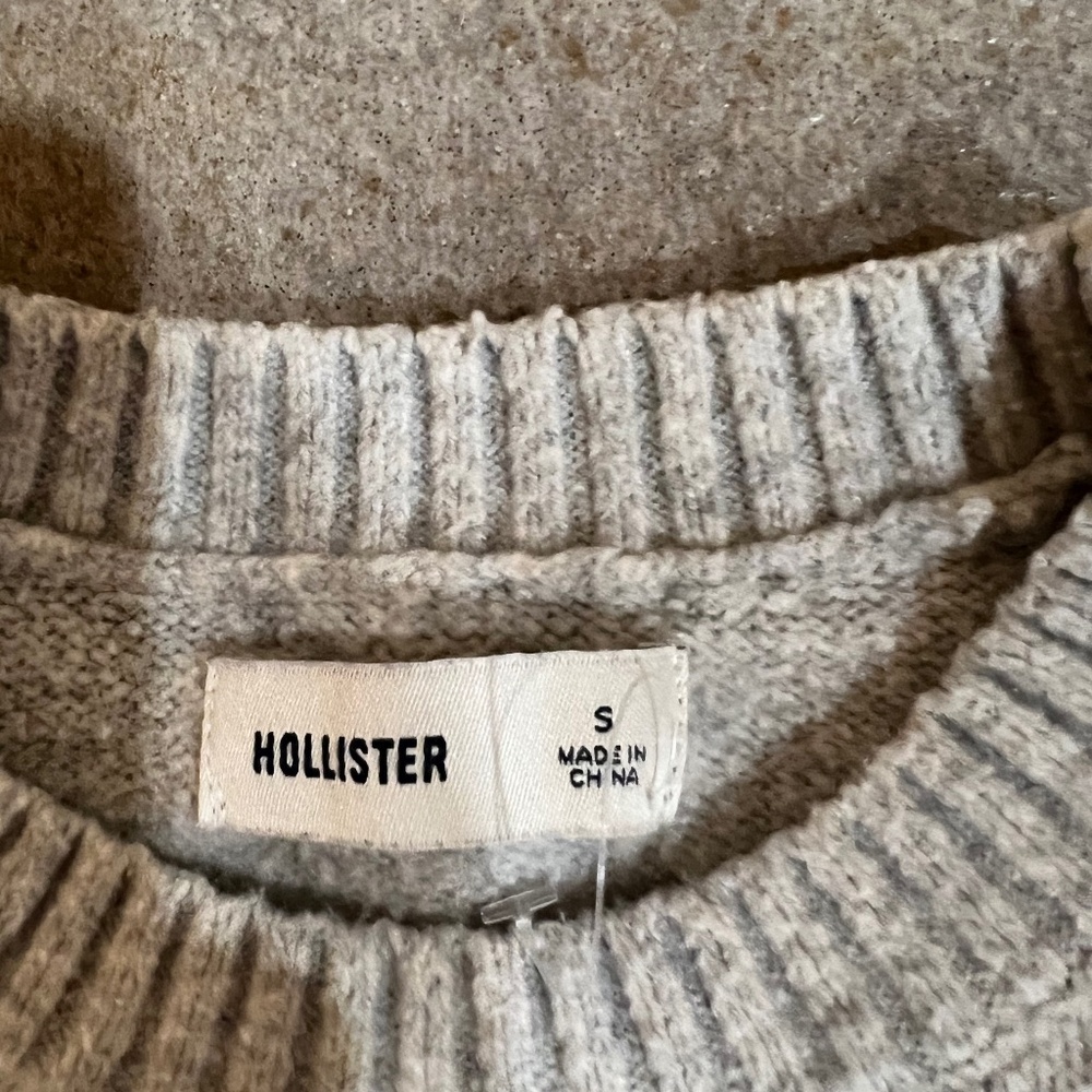 Hollister sweater